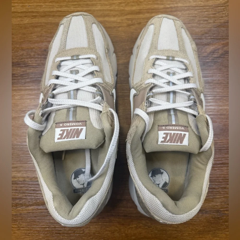 NIKE Zoom Vomero 5 Men’s 8.5/ Women’s 10 - Picture 9 of 9